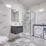 New - Stylish 1-bedroom Maisonette Near Marina By Sf Homes