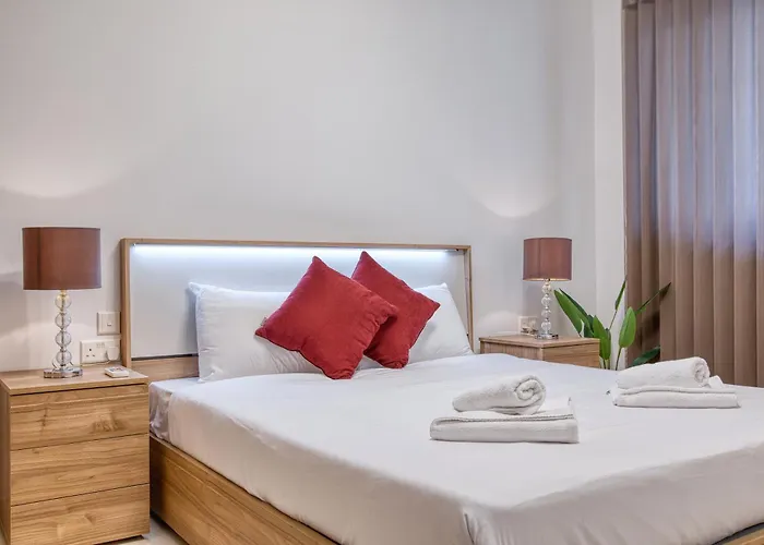 New - Stylish 1-bedroom Maisonette Near Marina By Sf Homes Apartment