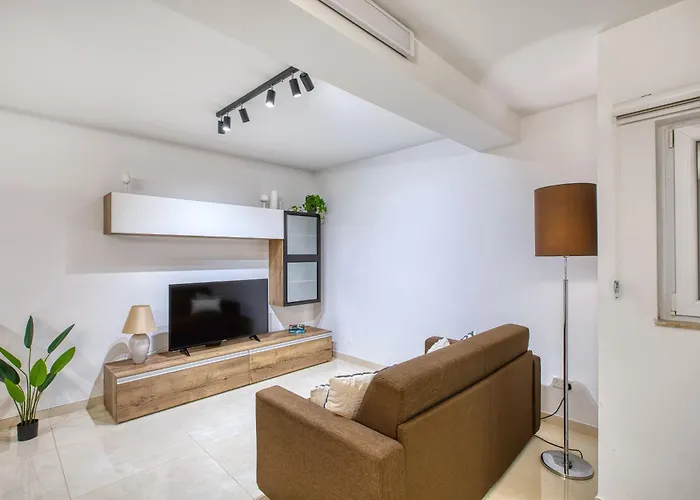 New - Stylish 1-bedroom Maisonette Near Marina By Sf Homes Apartment *