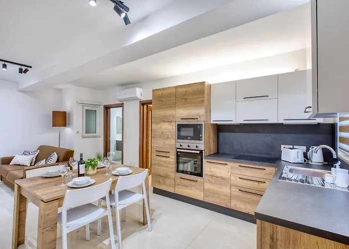 New - Stylish 1-bedroom Maisonette Near Marina By Sf Homes